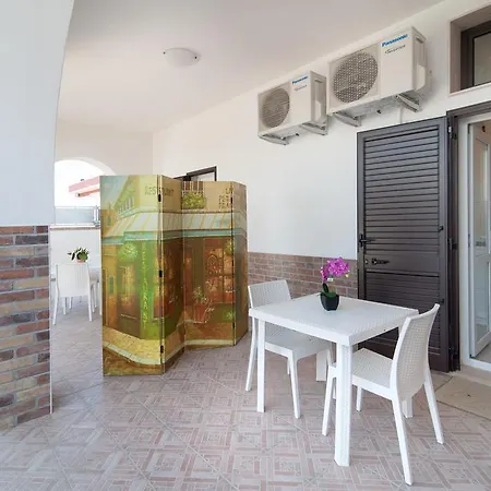 Beethoven Small Studio